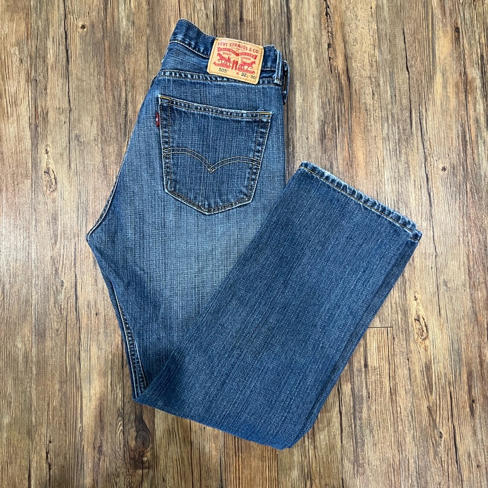 Men’s Levi Strauss 505’s - w32 l30